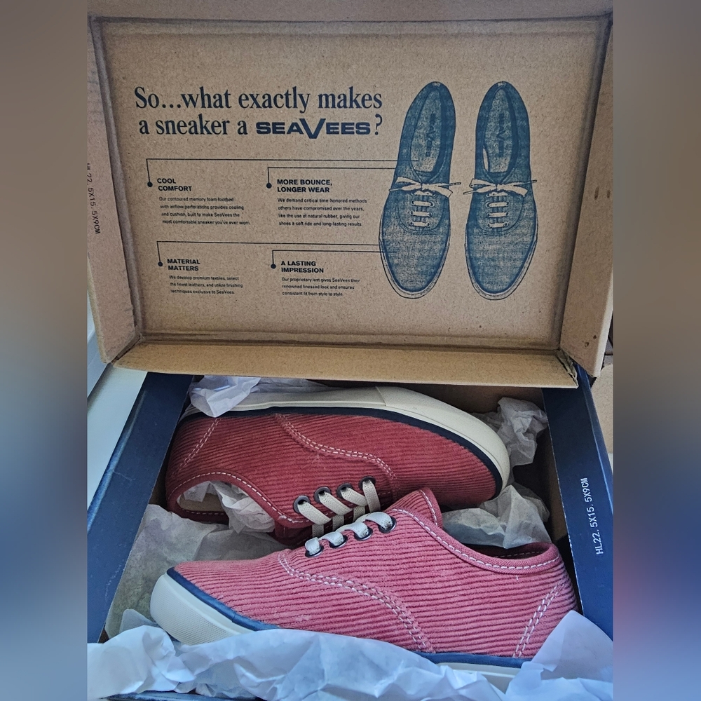 SeaVees Red Sneakers SEAVEES Unisex-Child Kids Legend Cordies Sneaker size 11 to